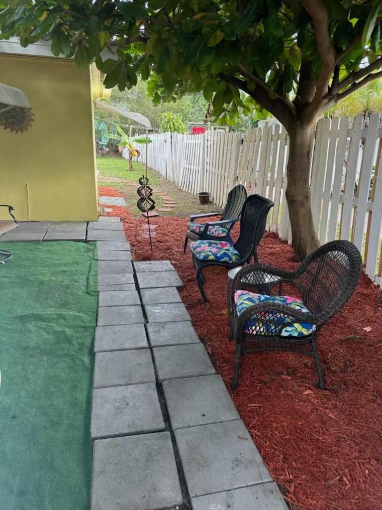 3 Bedroom House Fenced Backyard Private Patio Areas Grill Firepit Plenty Parking! Quick Access 10 Min To Beach Airport Delray West Palm Lake Worth Beach Zewnętrze zdjęcie